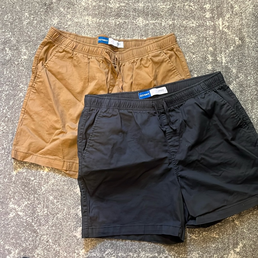 Men’s Old Navy jogger shorts size large. Brown and charcoal. New without tags